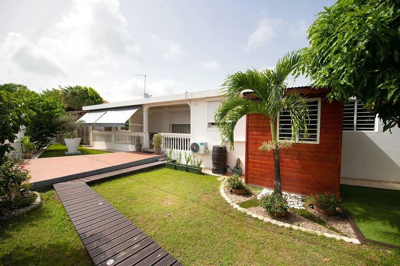 Locastudio - Pomme Kanel Sainte-Anne  Guest house Sainte-Anne (Grande-Terre)